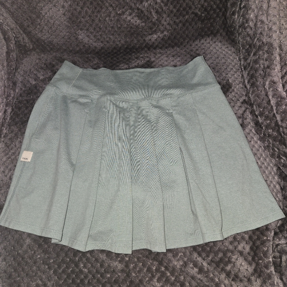 Vuori Sage Green Tennis Skirt Athletic Skort Size S
